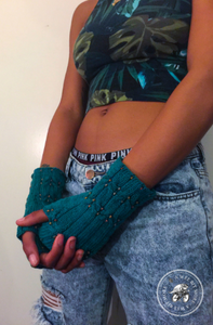 Fingerless Mitts – Eartha with Beads & Cables
