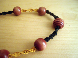 Macramè Retro Necklace with Red Wooden Beads